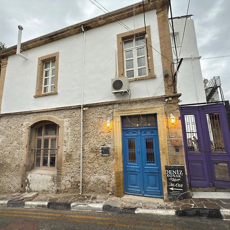 Deniz Konak Boutique Hotel Кирения Екстериор снимка