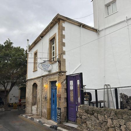 Deniz Konak Boutique Hotel Кирения Екстериор снимка