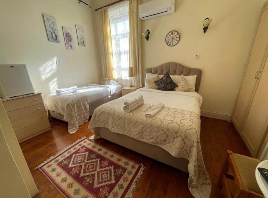 Deniz Konak Boutique Hotel Кирения Екстериор снимка