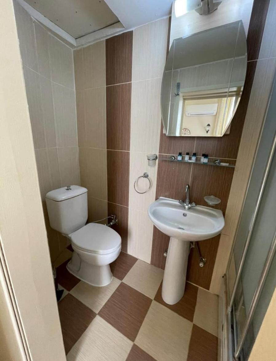 Deniz Konak Boutique Hotel Кирения Екстериор снимка